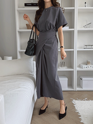 Fallin back-banding wrap dress
