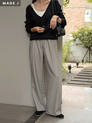 [MADE] Stylish pinstripe slacks