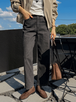 Dart cut baggy fit denim