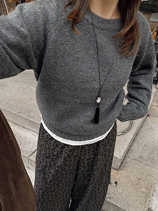 Urban Plain Wool Knit (2 Types: Round Neck/V-Neck)