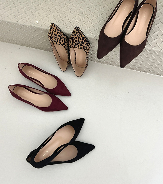 Mare pointed flat shoes