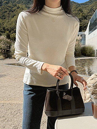 Leua Soft Half-Neck T-Shirt