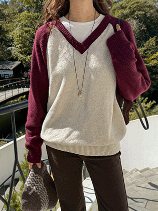 Opening Deep V-Neck Knit