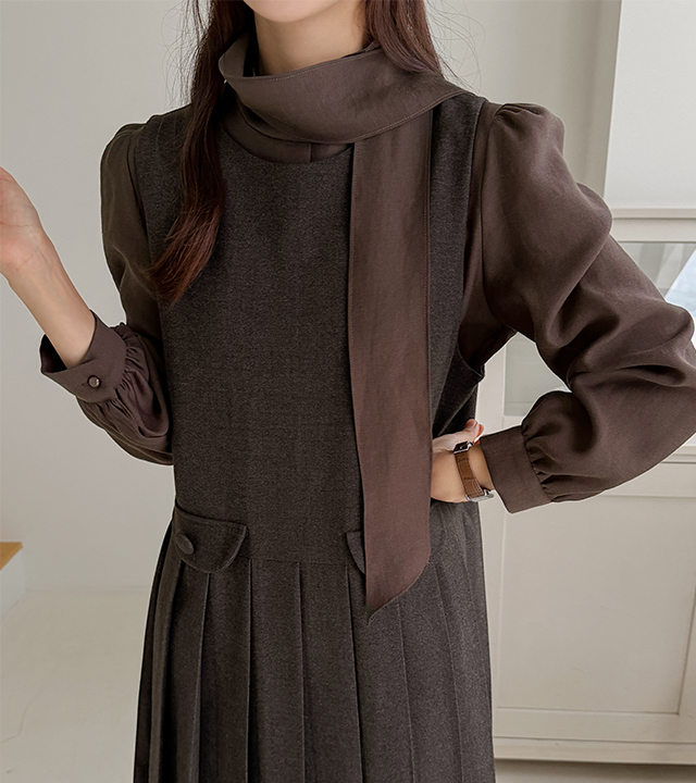 Le Abel Wool Scarf Blouse