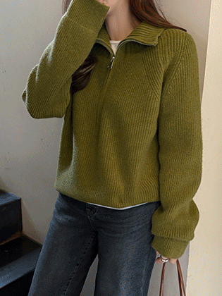 Thick half-zip collared knit